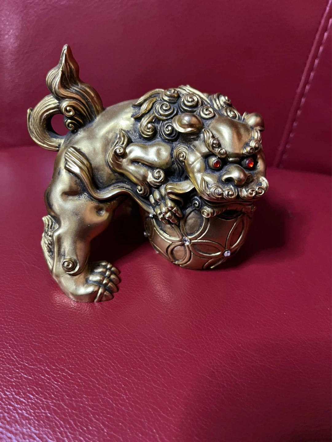 Gold tone Foo Dog Statue With Red Eyes Guardian Lion 🦁 - photo 4
