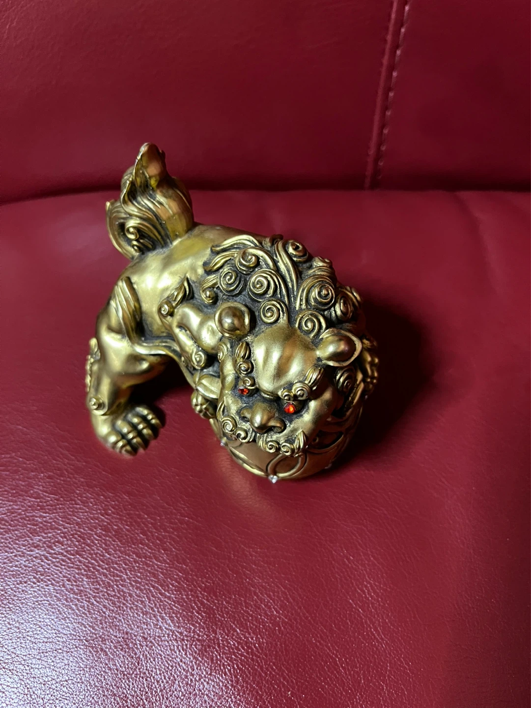 Gold tone Foo Dog Statue With Red Eyes Guardian Lion 🦁 - photo 2