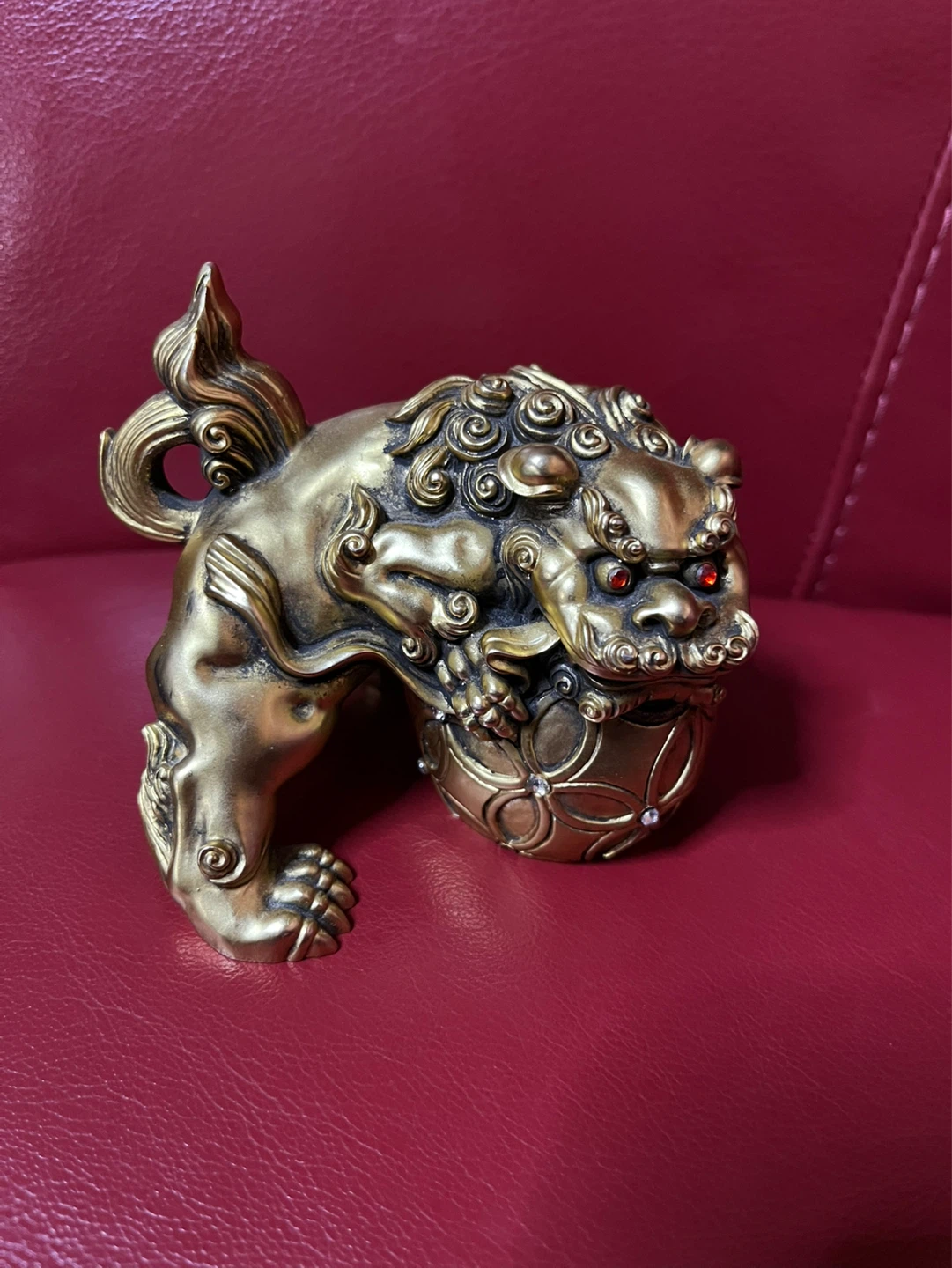 Gold tone Foo Dog Statue With Red Eyes Guardian Lion 🦁 - photo 3