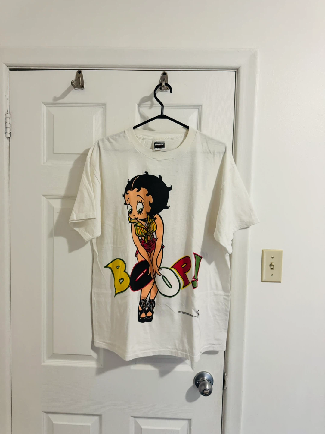 Vintage 1993 Betty Boop “Boop There It Is” (XL)