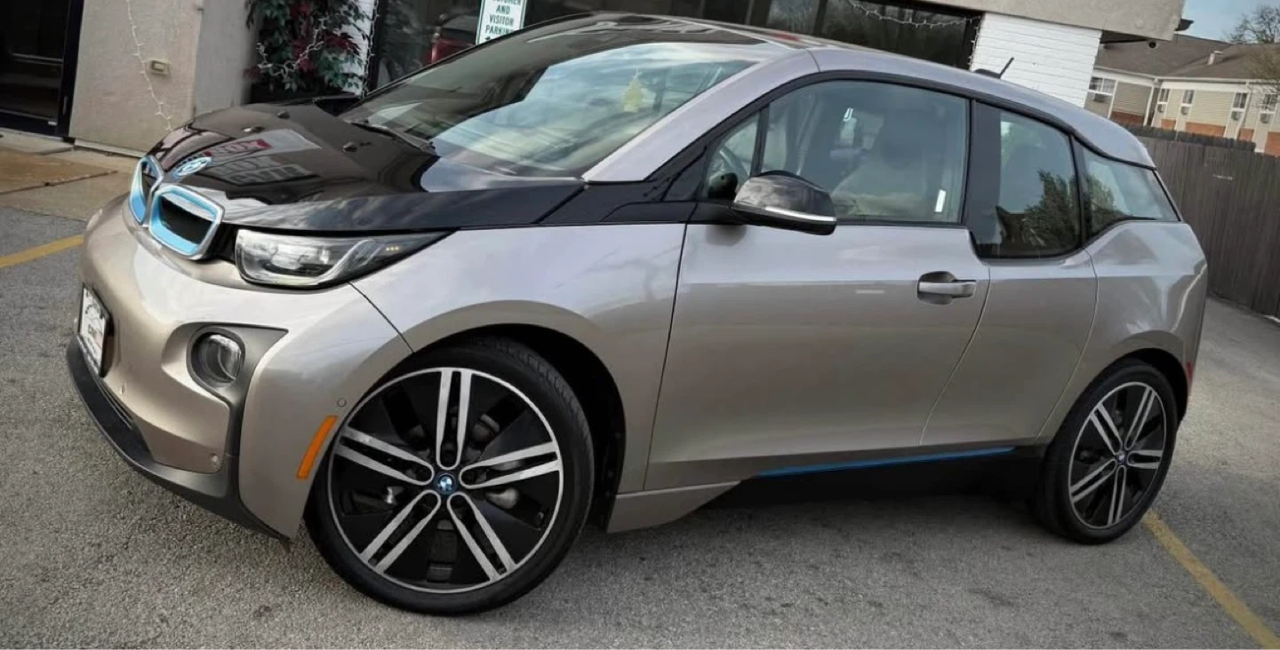2015 BMW i3 • Hatchback 4D - photo 2