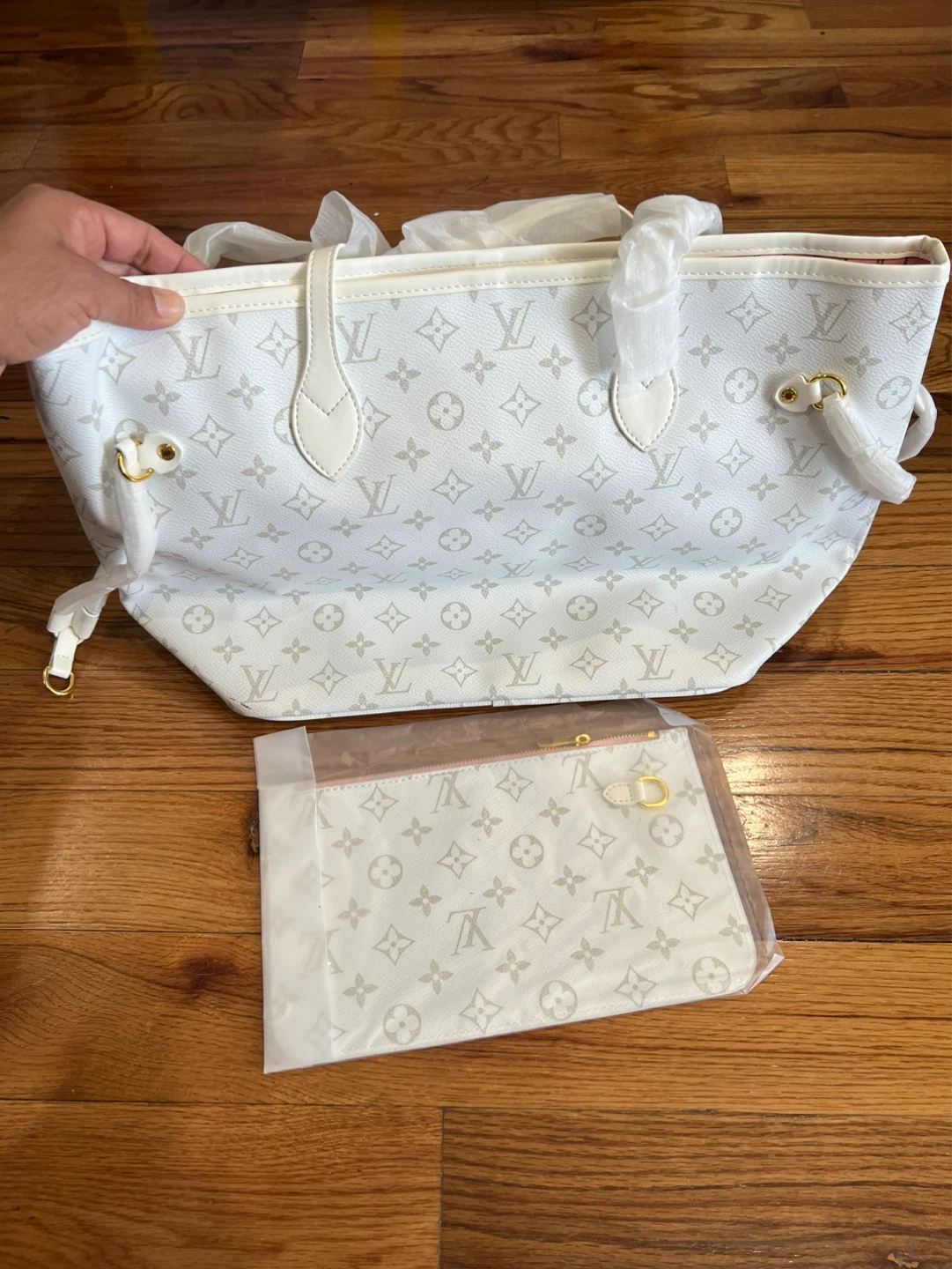 ✨ Elegant white tote bag set with matching pouch