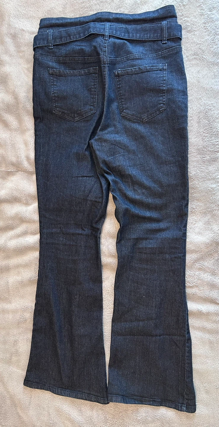 Women's Dark Wash Flare Jeans with Belt - photo 2