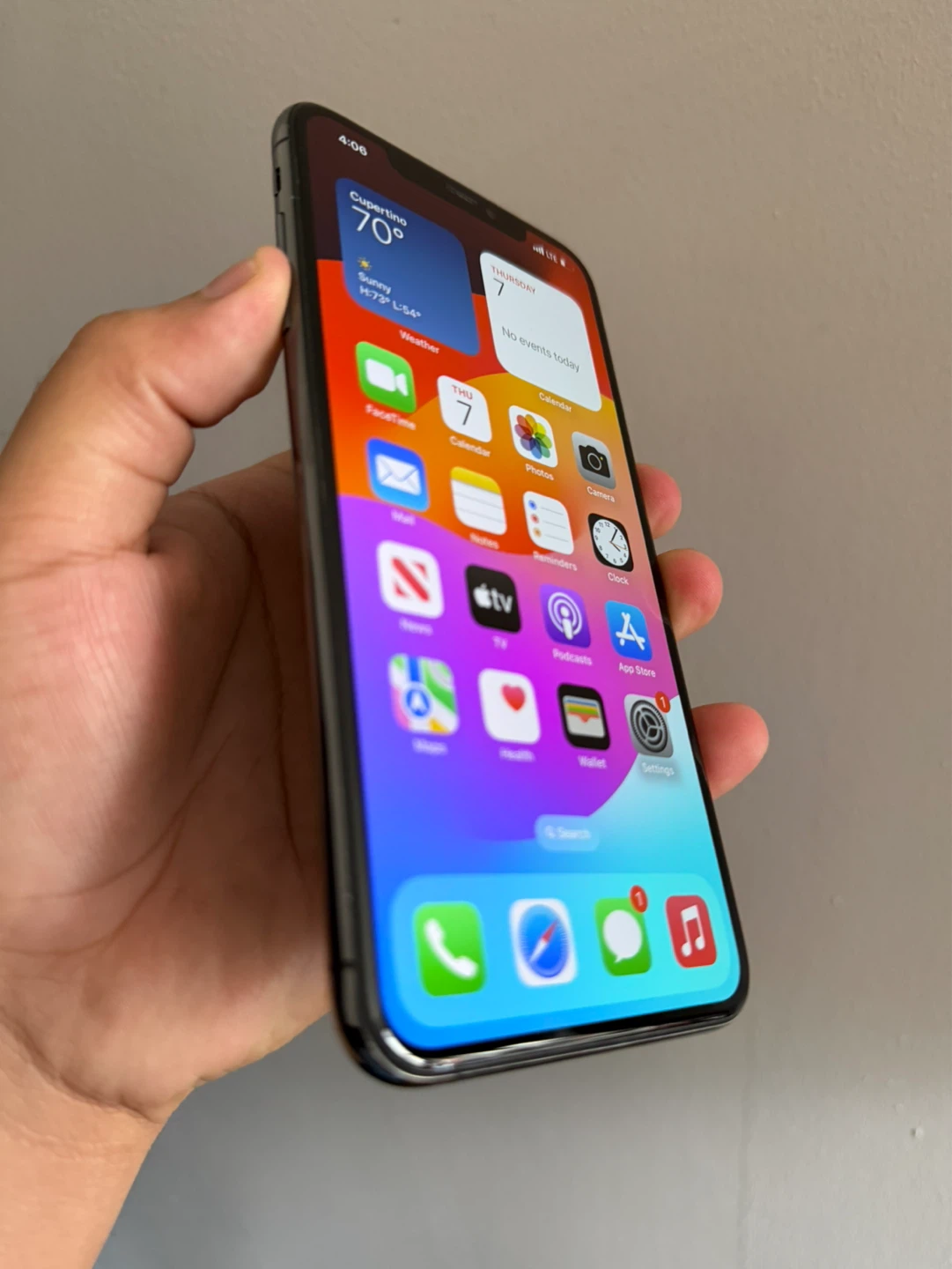 Apple iPhone XS Max 256GB - UNLOCKED - photo 3