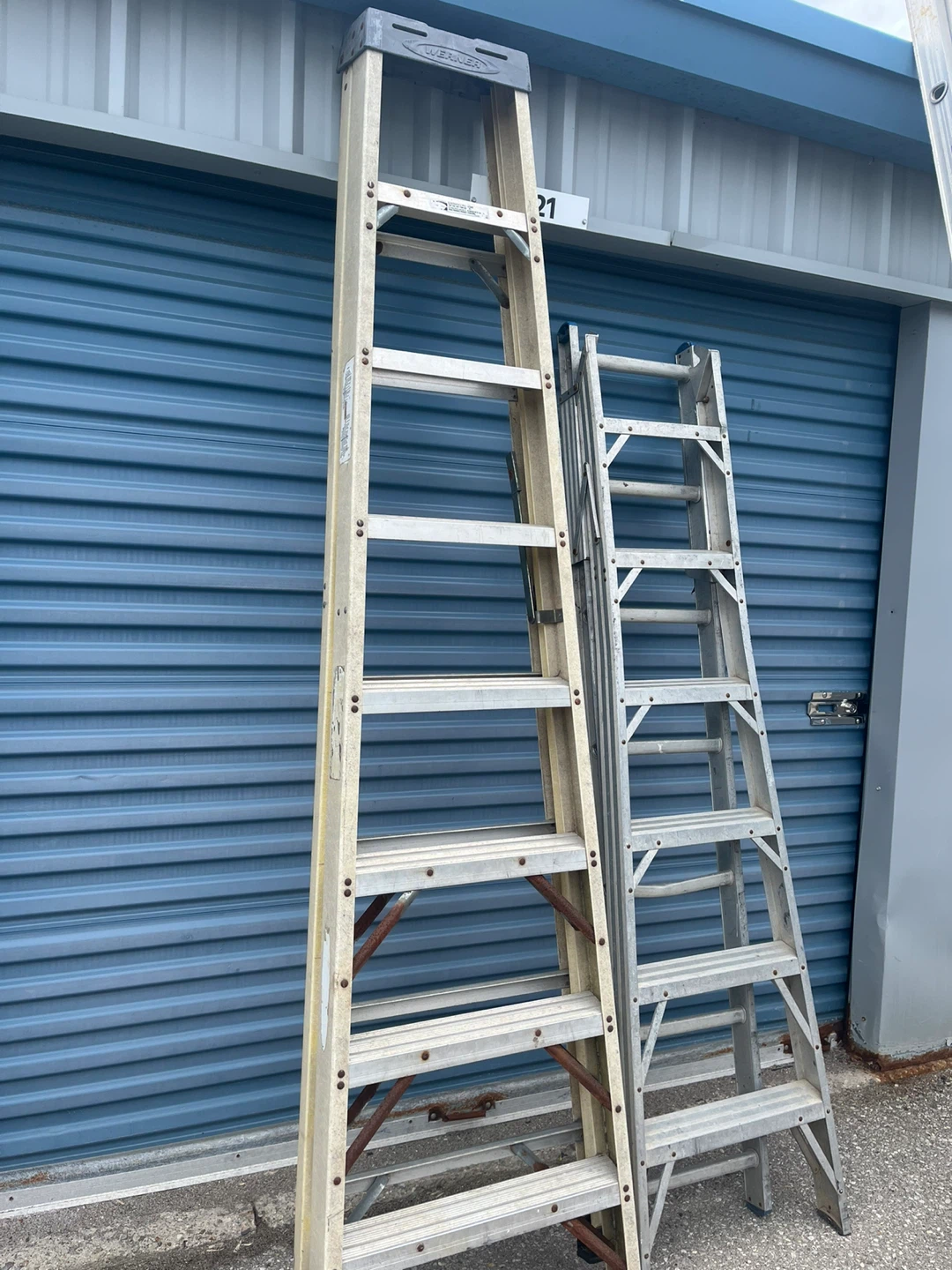 Werner and Featherlite Aluminum Extension Ladders - photo 2