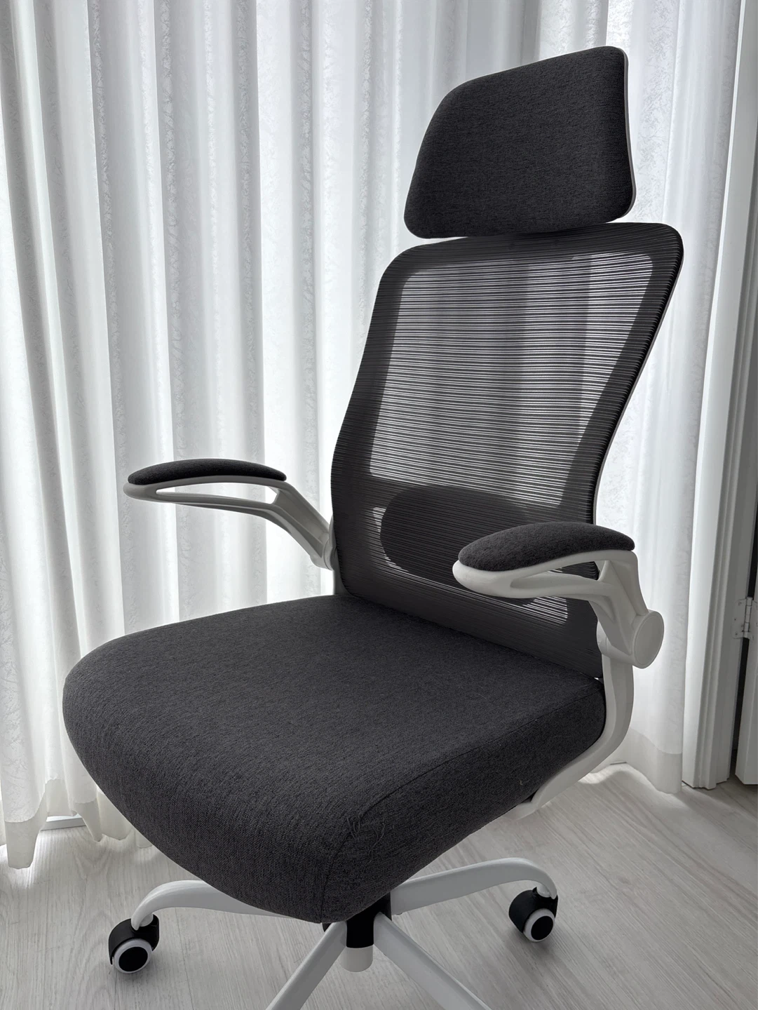 Ergonomic Mesh Office Chair