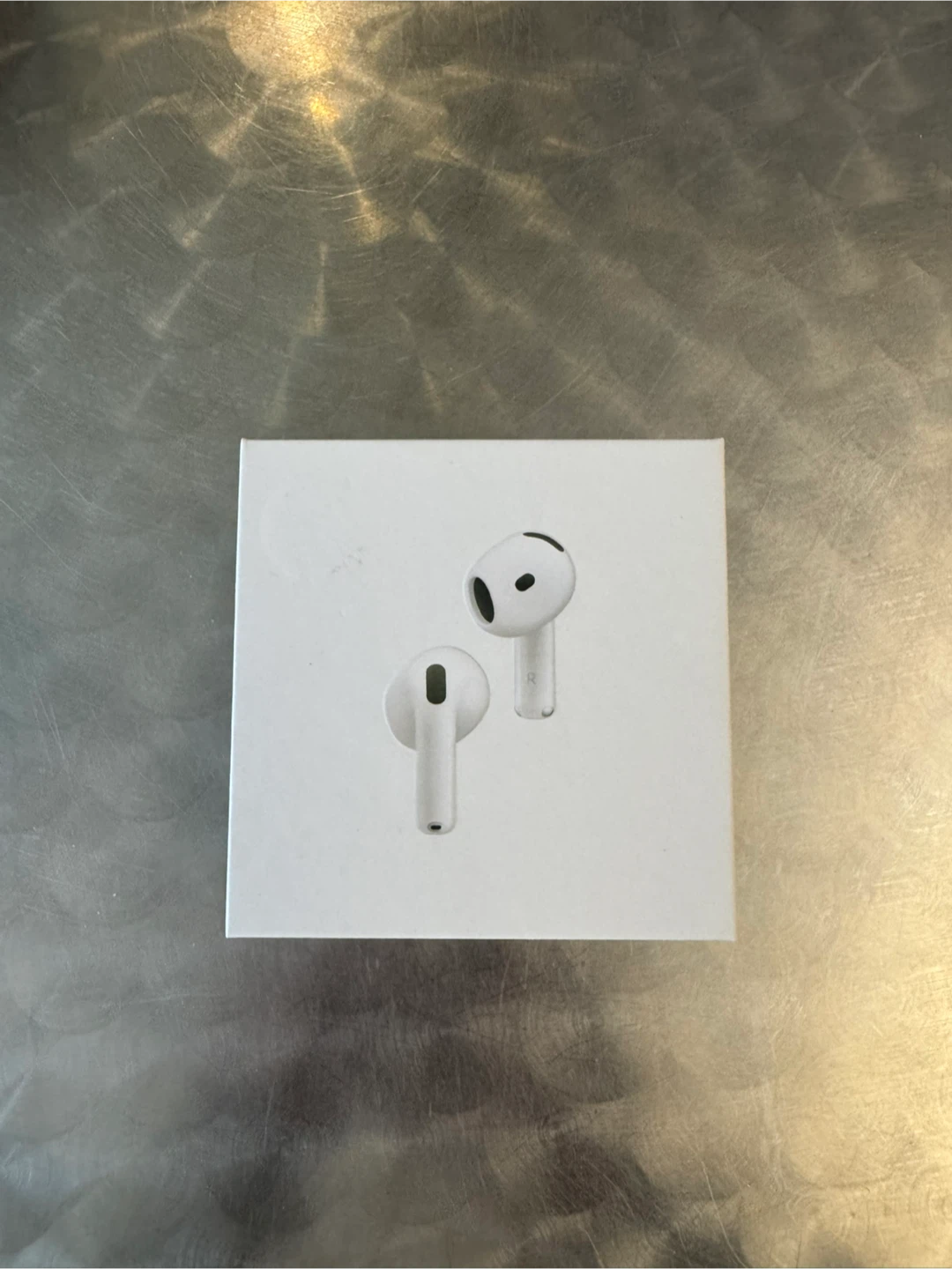 Apple AirPods 4th generationwith MagSafe Charging Case