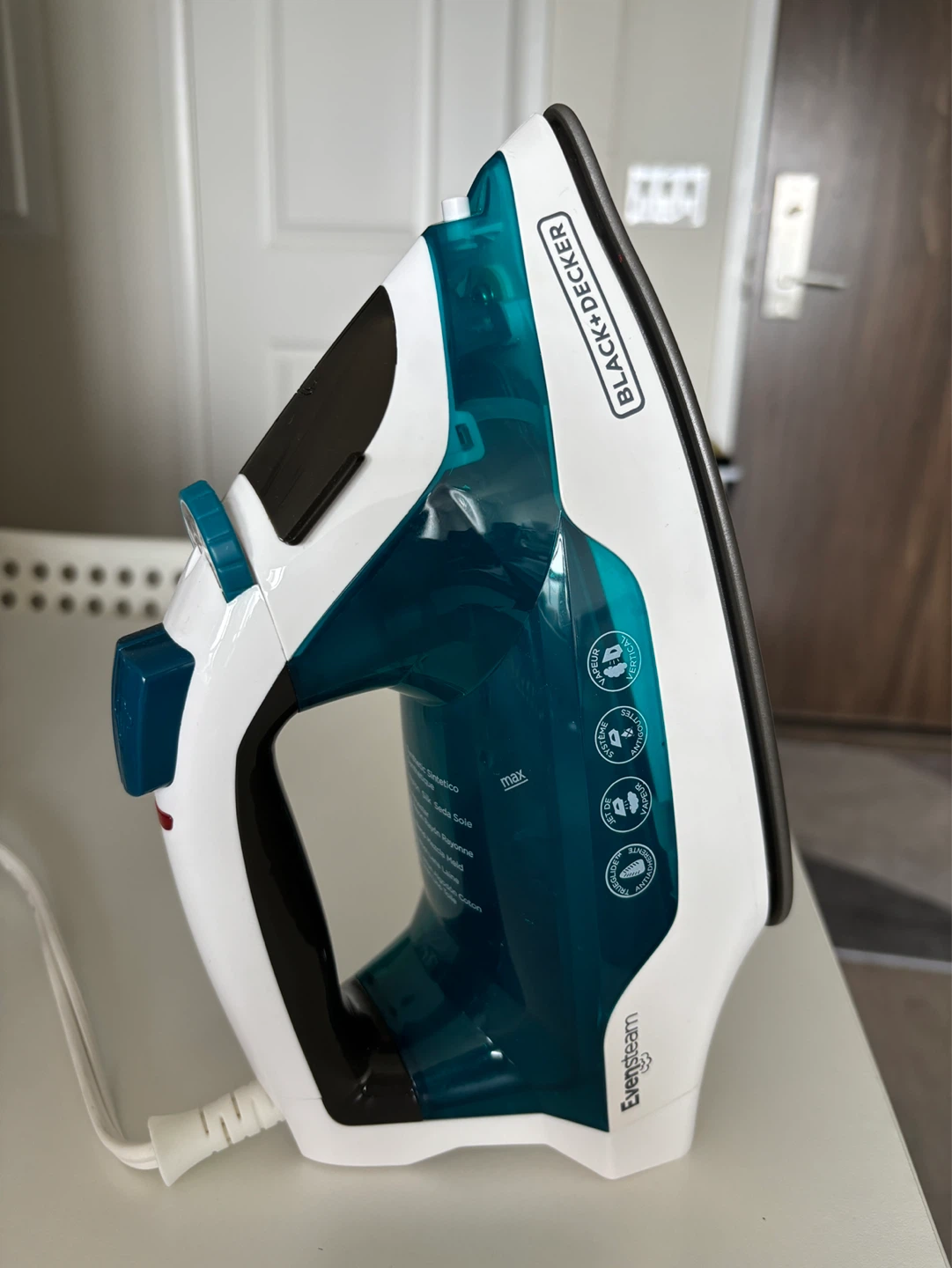 💨 BLACK+DECKER EasySteam Compact Steam Iron - Used Only Once! - photo 3