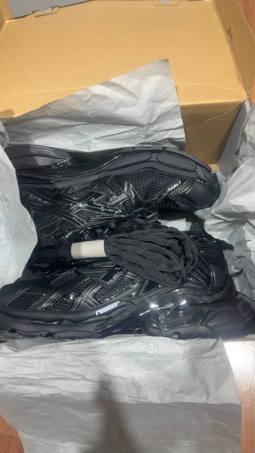 Balenciaga Runner Sneakers Black