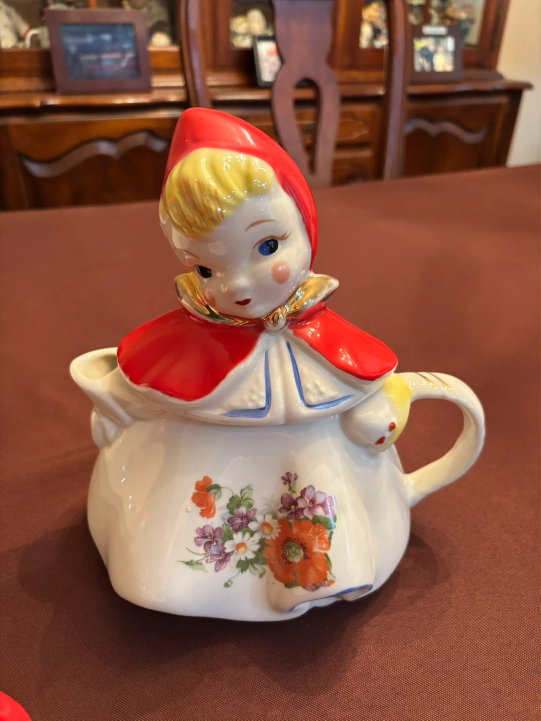 Little Red Riding Hood Ceramic Figurine Creamer - photo 3