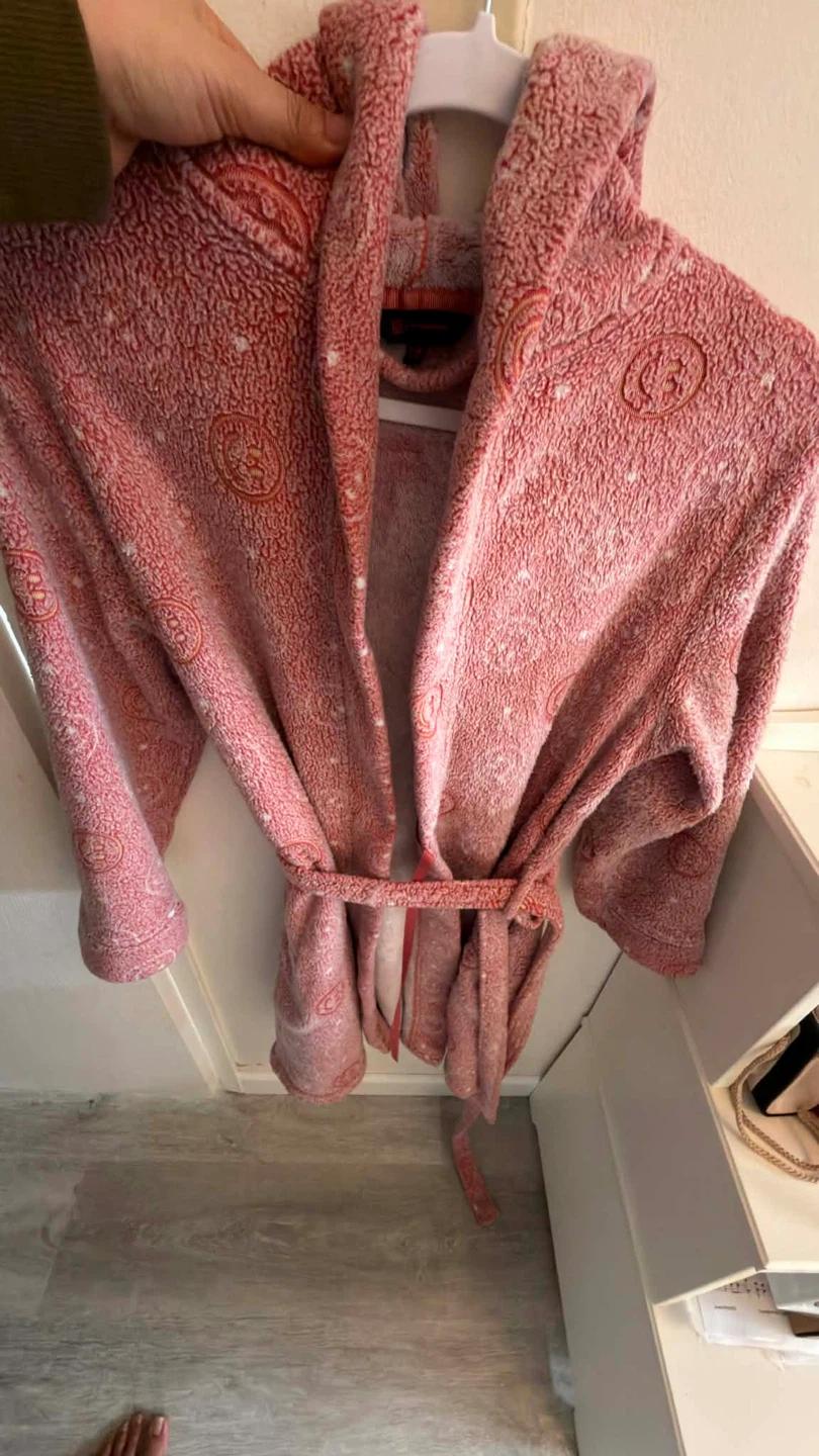 NO BOUNDARIES Pink Paisley Fleece Robe Size S-M - photo 2