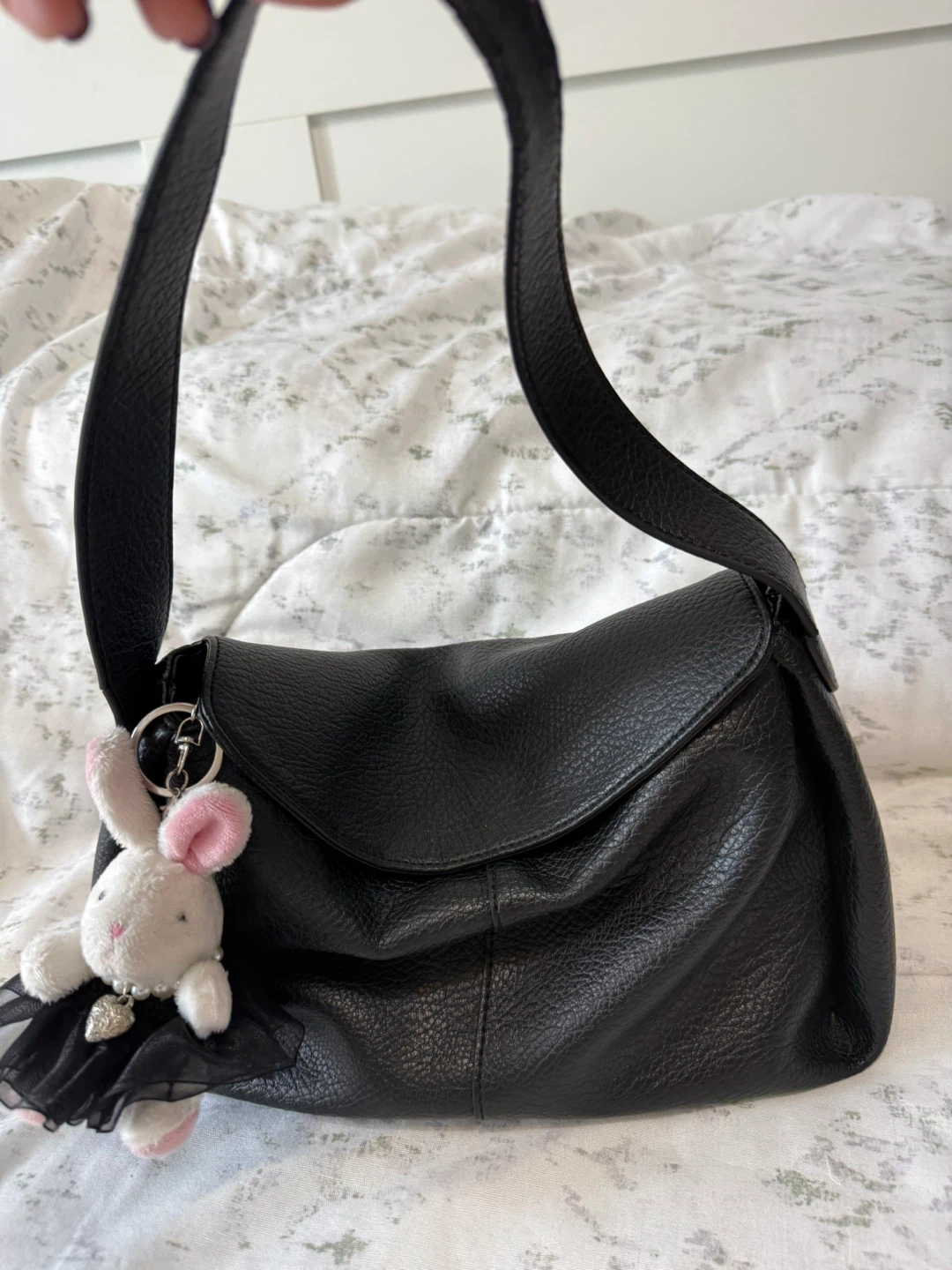 Black Faux banana republic Leather Shoulder Bag - photo 2