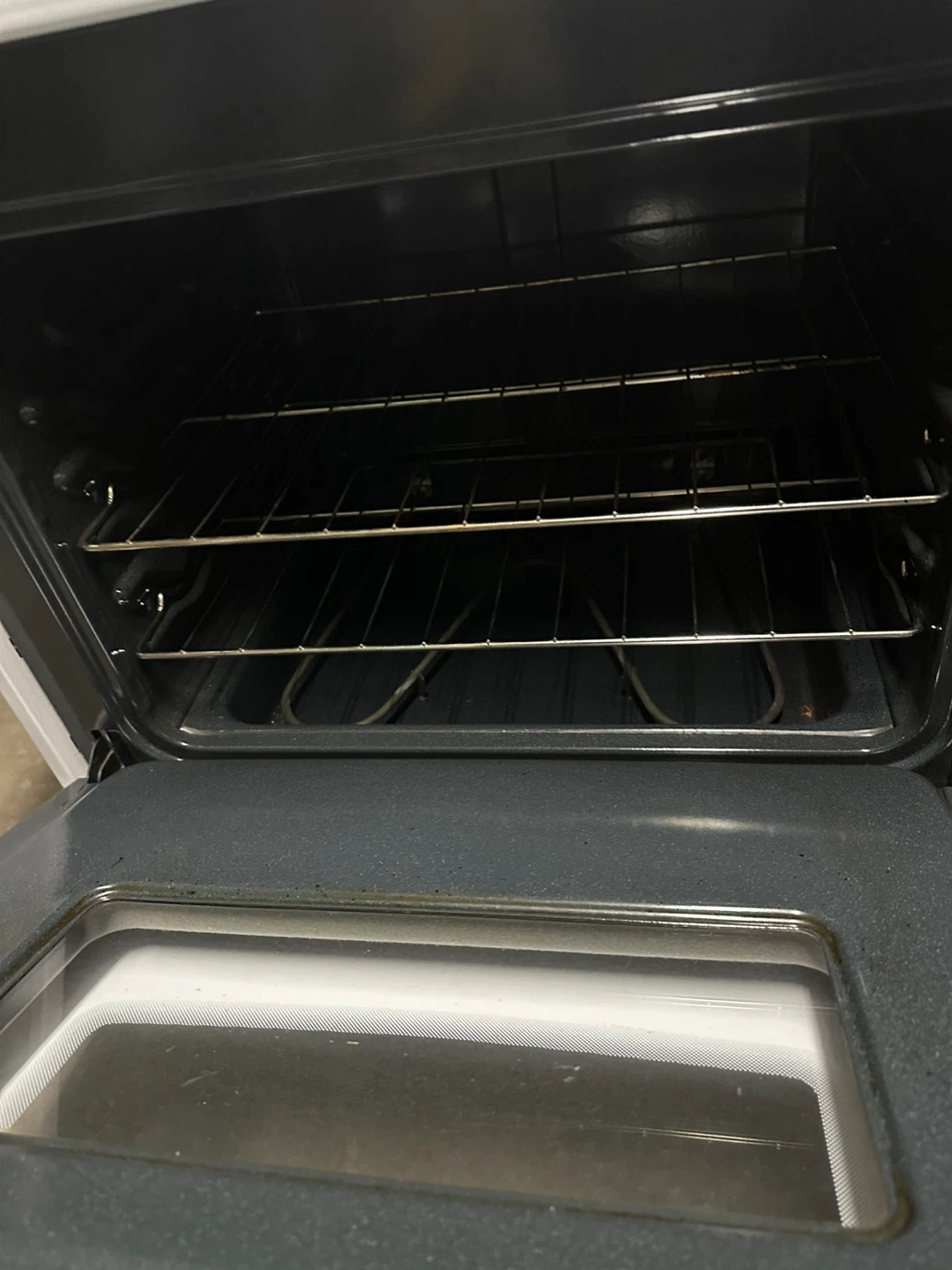 Frigidaire Electric Stove - photo 3