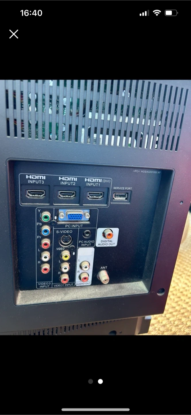 32-inch Television/ Monitor - photo 2