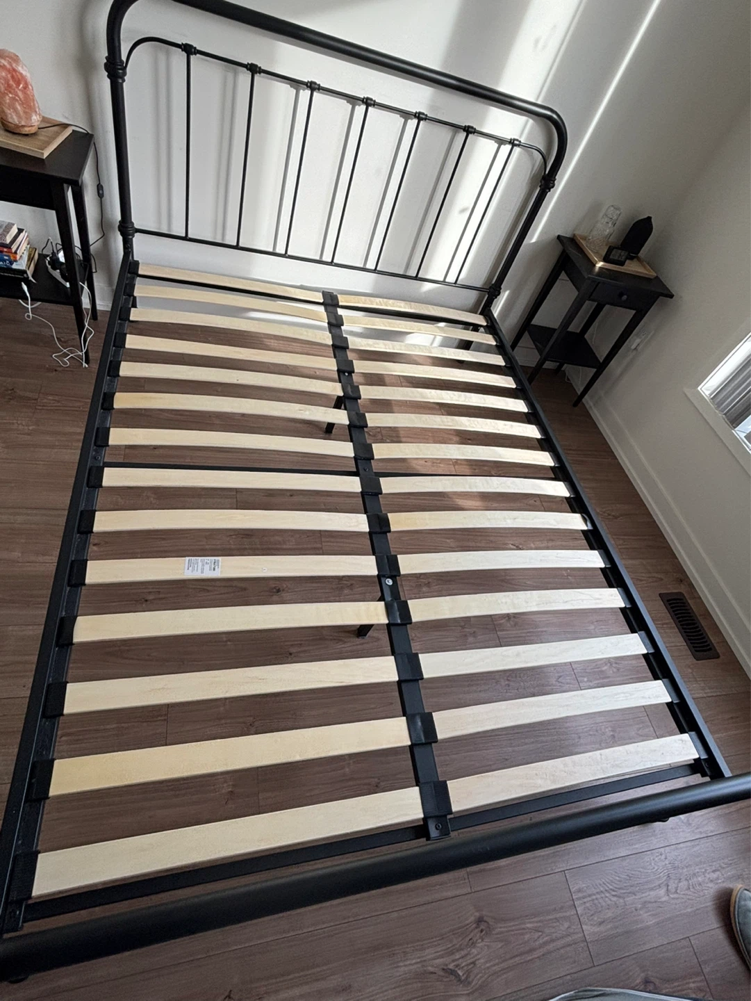 Structube “Gwen” bed frame (Queen)