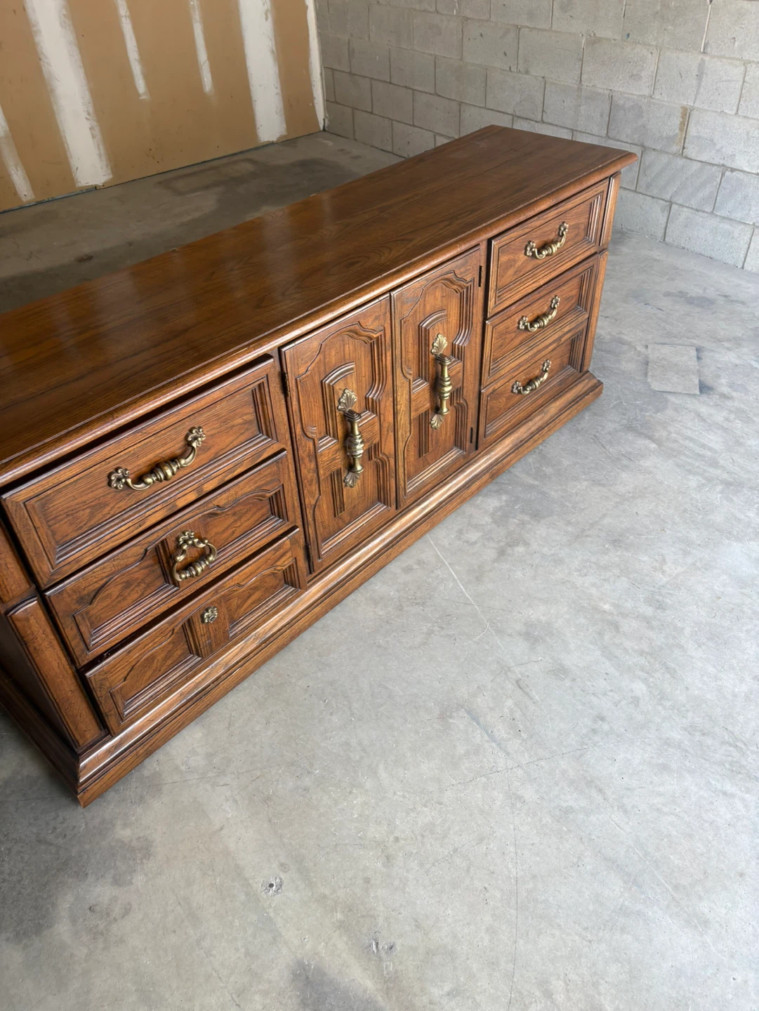 Free delivery used Vintage Wood Dresser with 9 Drawers - photo 3