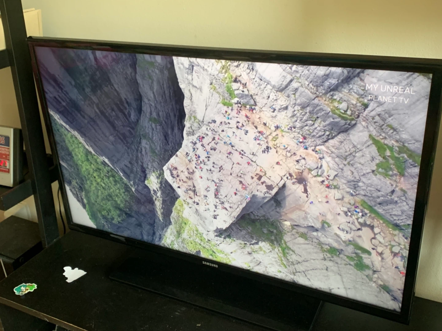 39" SAMSUNG HDTV (Made SMART!)