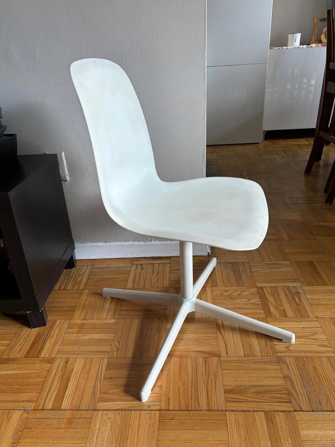 White Swivel Office Chair