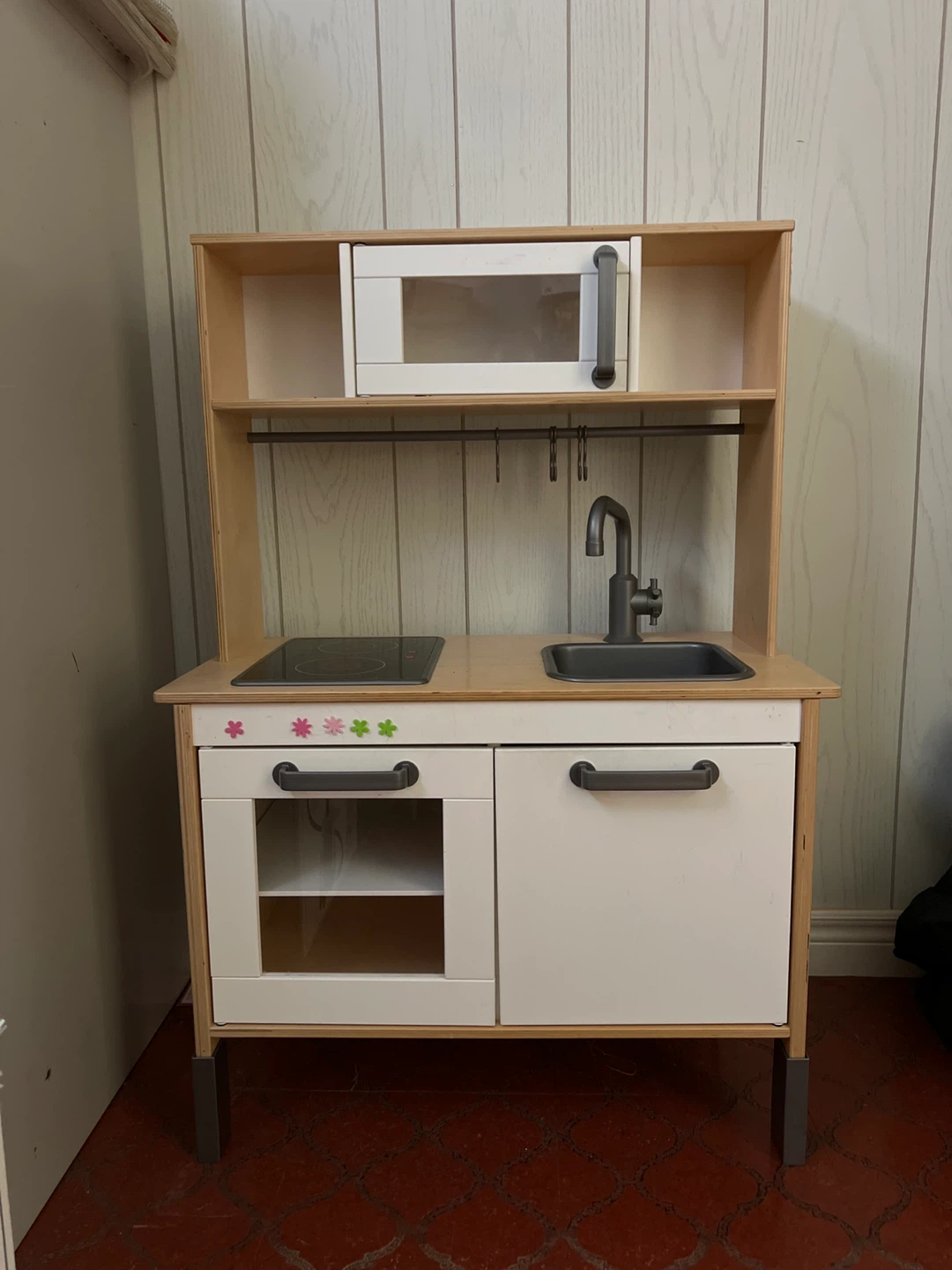 Kids Play Kitchen with Microwave and Sink