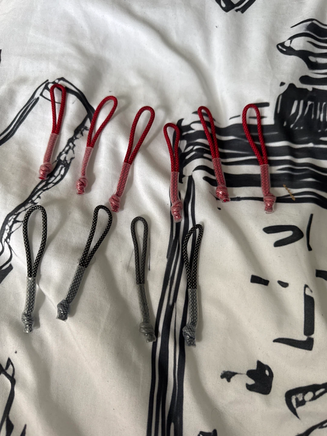 Zipper Pulls - Red and Black (Set of 8)
