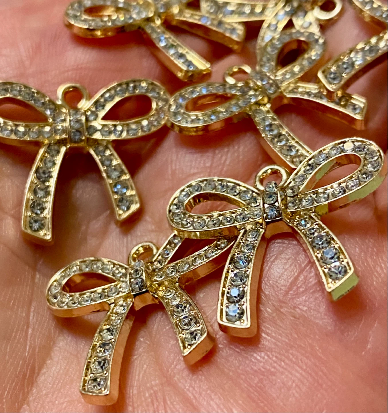 Set of 10 Gold Bow Charms with Rhinestones - photo 2