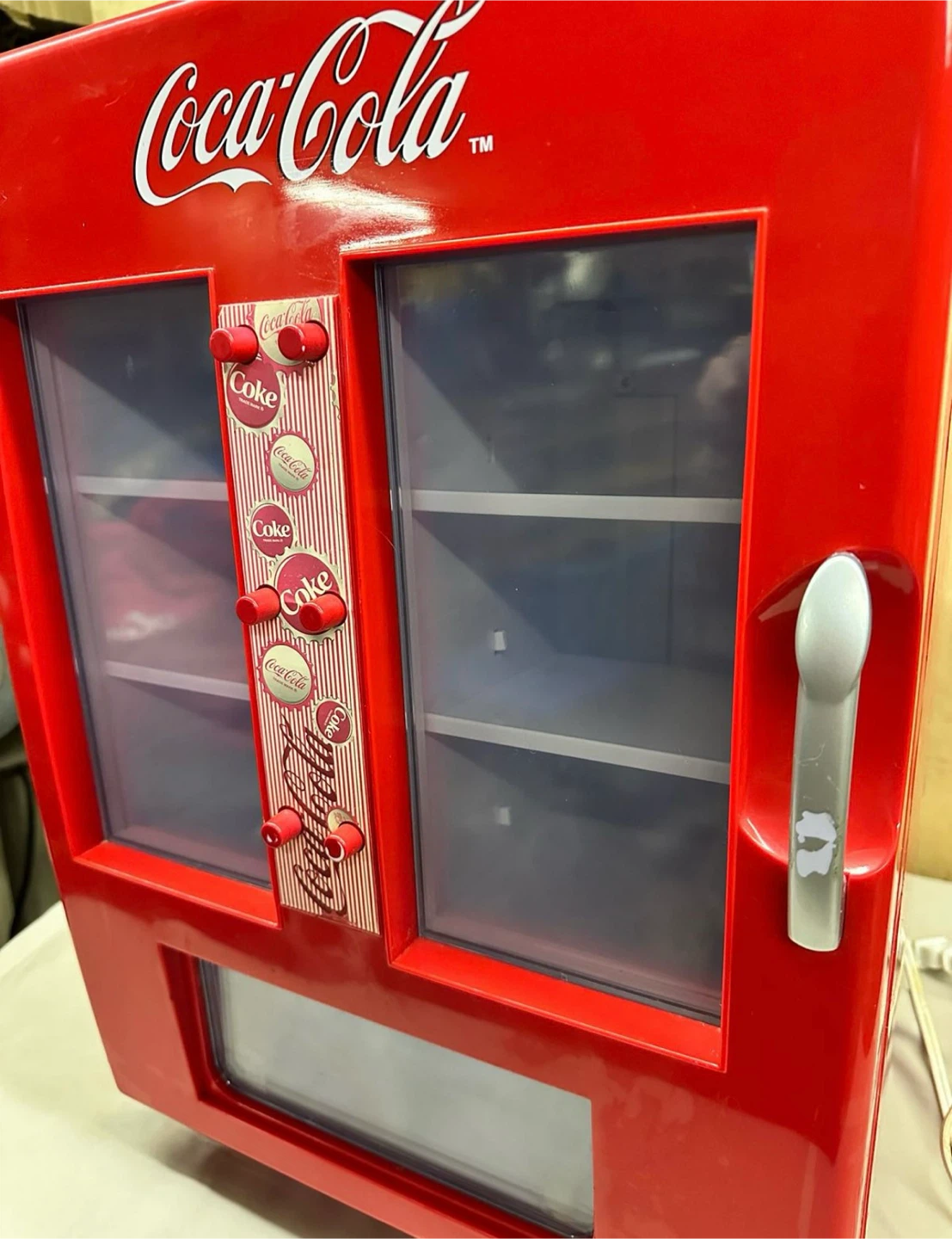 MaxSold Auction Ending Soon - Gumball Machine, Star Wars, Coke - photo 2