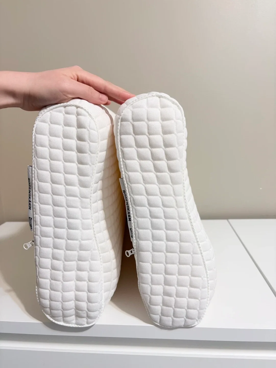 [Like New] IKEA ROSENSKÄRM Ergonomic Pillows - 2 Pack - photo 4