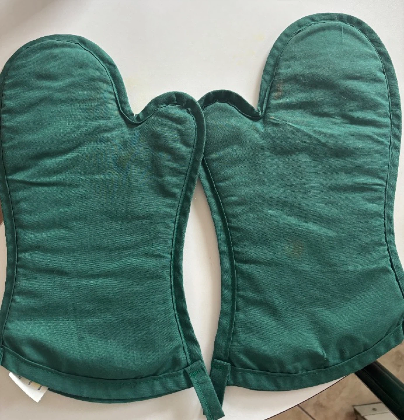 Oven Mitts - Poinsettia Christmas Design (small stain) - photo 2