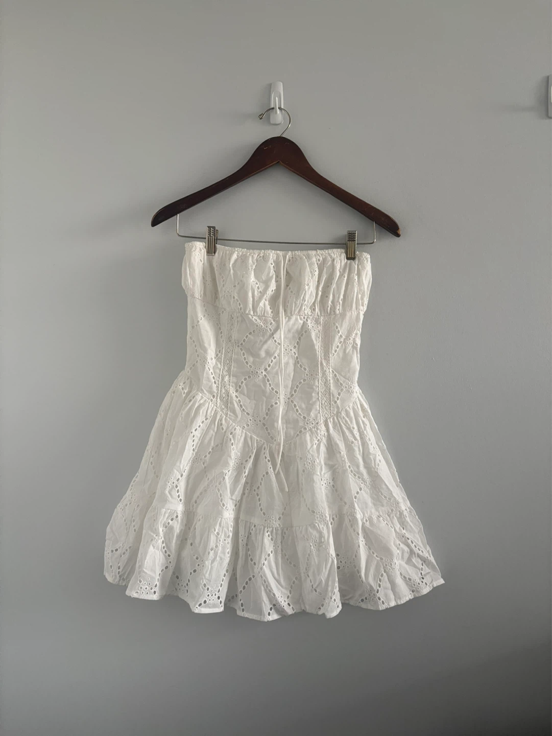 Sabo Skirt | White Eyelet Strapless Mini Dress - XS - photo 3