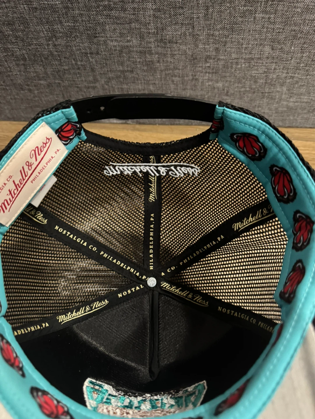 Mitchell and Ness Vancouver Grizzlies SnapBack Hat - photo 2