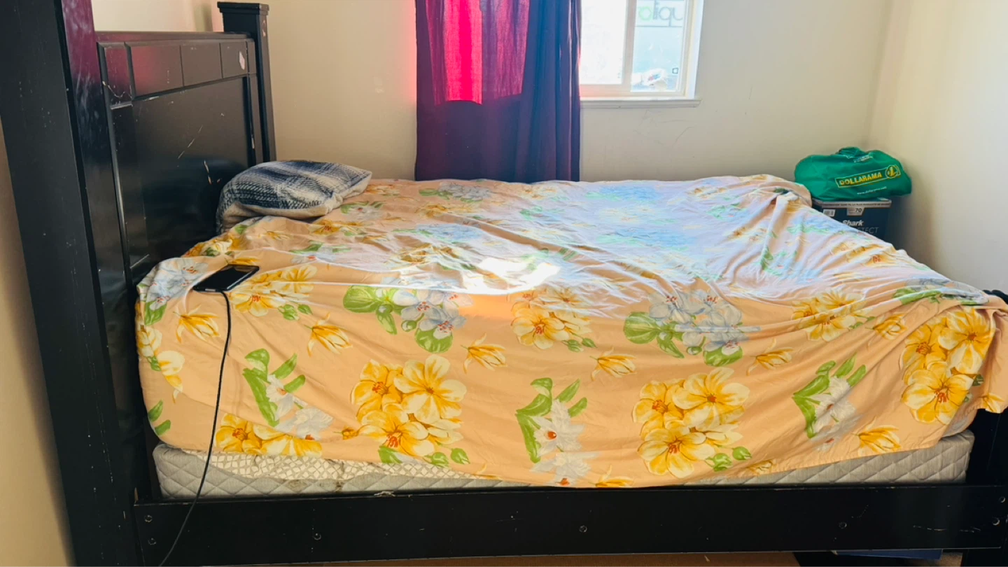 Queen Matress with Wood Bed Frame - photo 2