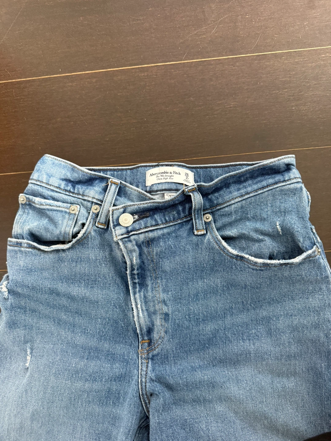 Abercrombie & Fitch The 90s Straight Ultra High Rise Jeans