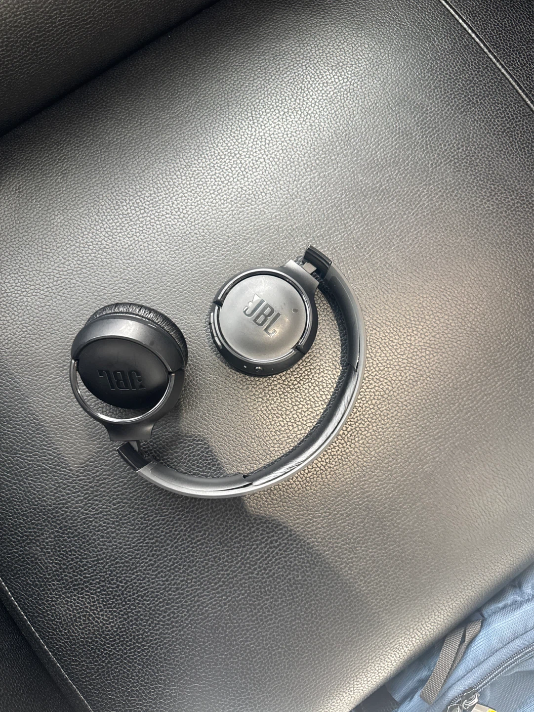 JBL Tune  520BT  Wireless On-Ear Headphones - photo 3