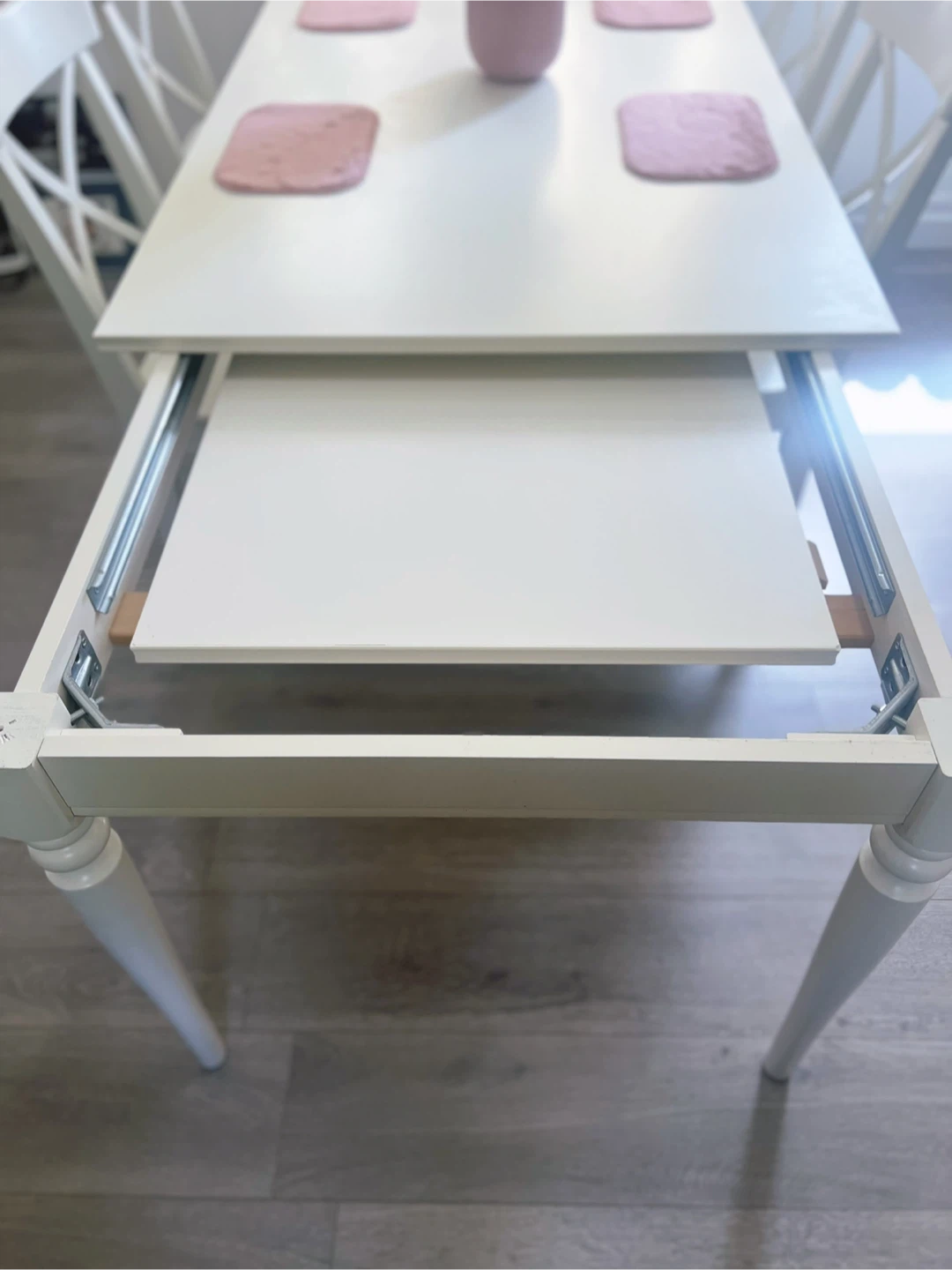IKEA Extendable Dining Table with 4 Chairs,delivery available - photo 4