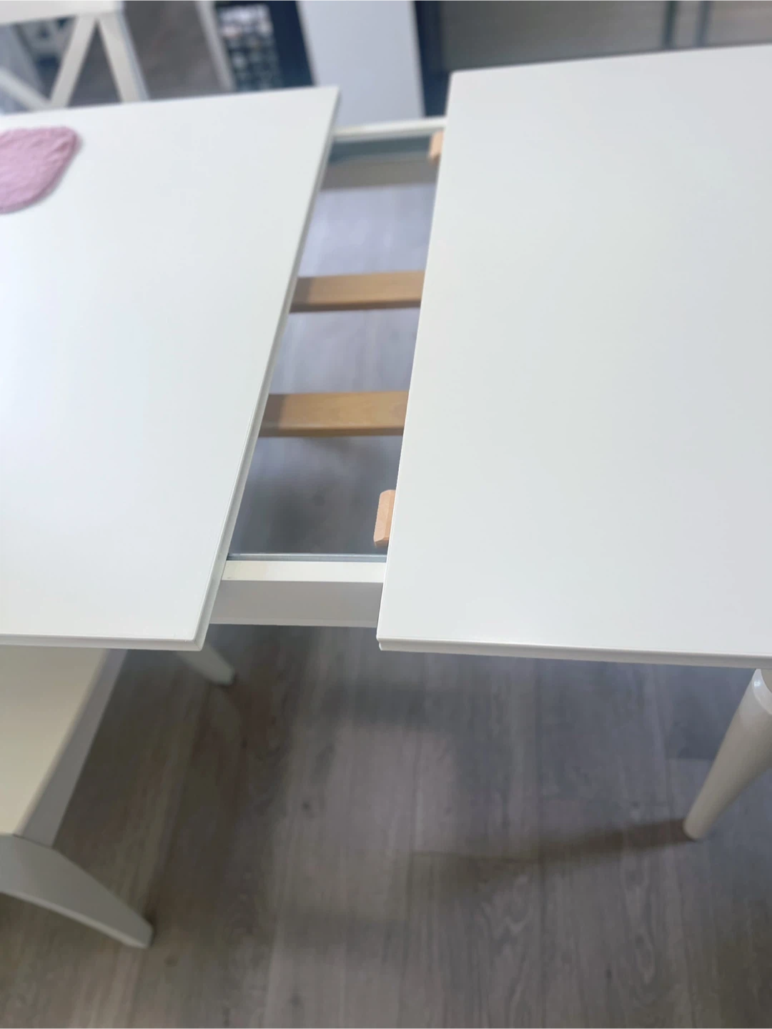 IKEA Extendable Dining Table with 4 Chairs,delivery available - photo 3