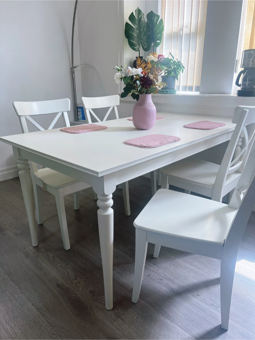 IKEA Extendable Dining Table with 4 Chairs,delivery available