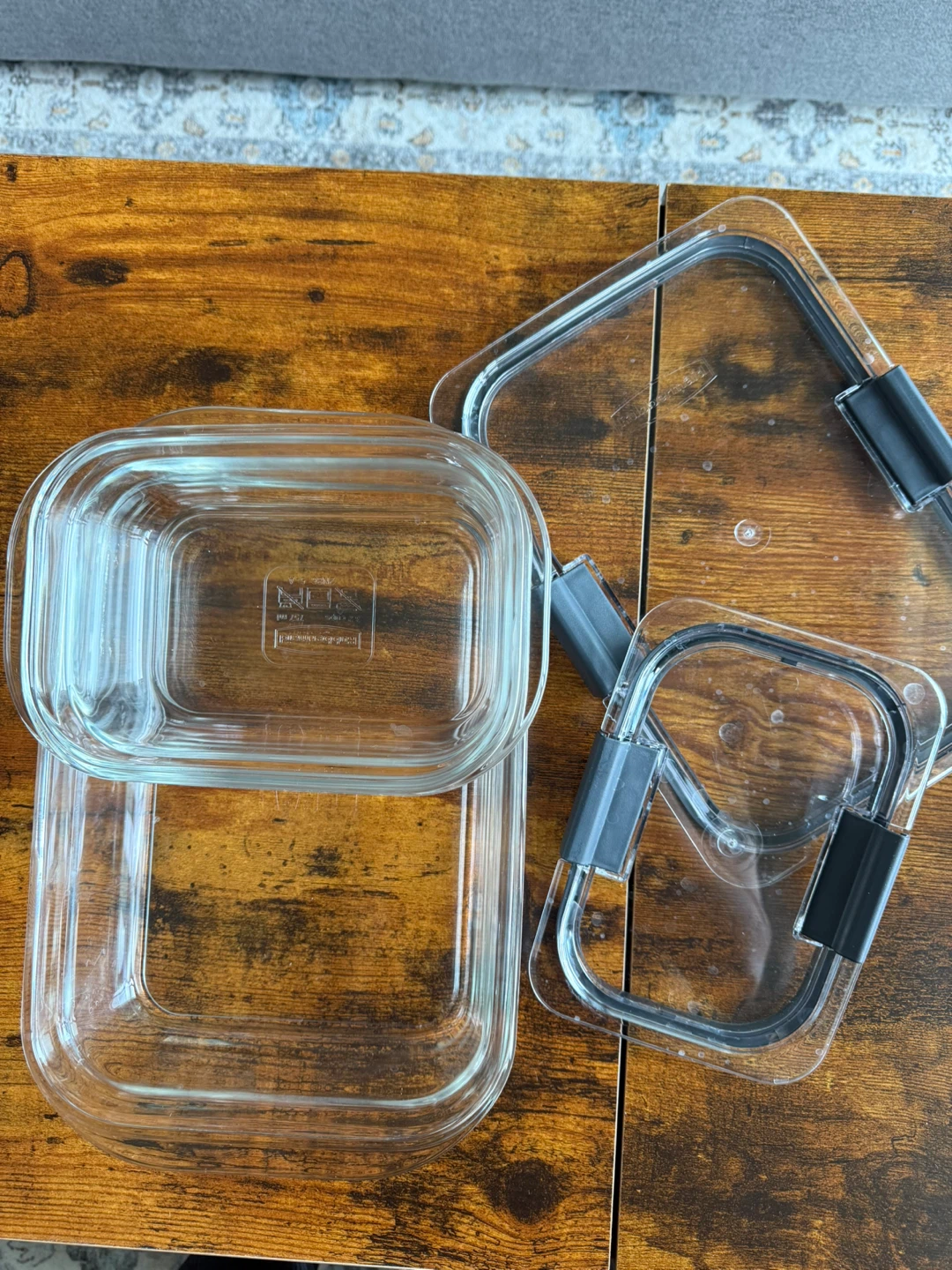 2 Rubbermaid Glass Containers with Lids (stuck together)