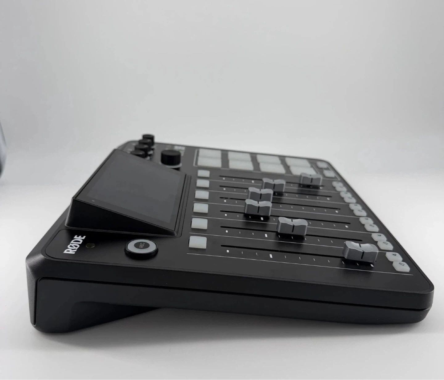 RØDE RODECaster Pro II Integrated Audio Production Studio - photo 2