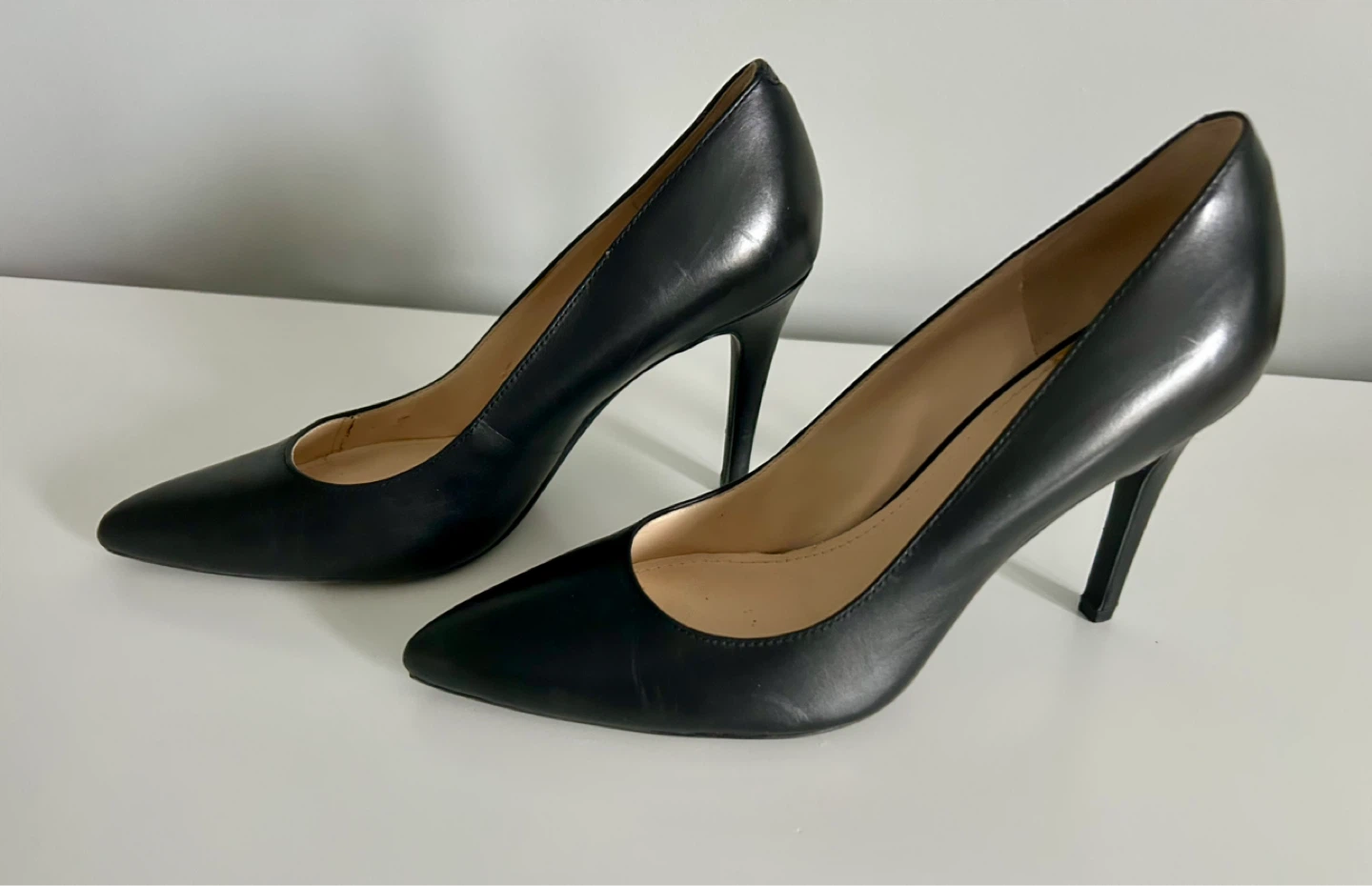 Nine West Black Leather Pointed Toe Heels - Size 7.5M