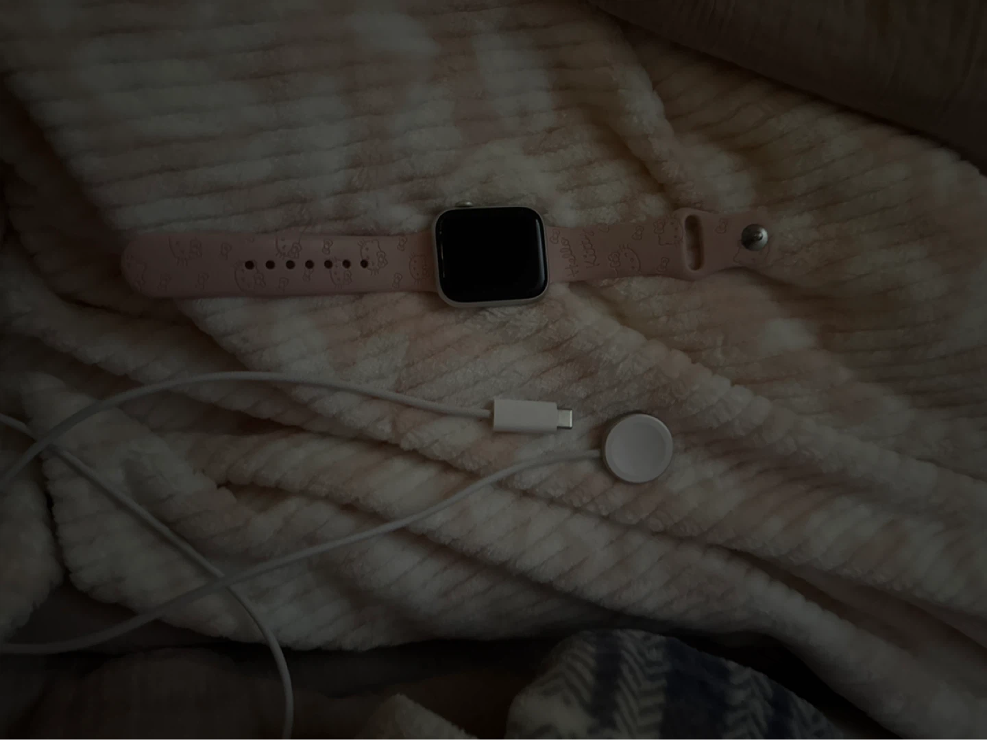 Apple Watch Series 6 40mm Pink Hello Kitty Band