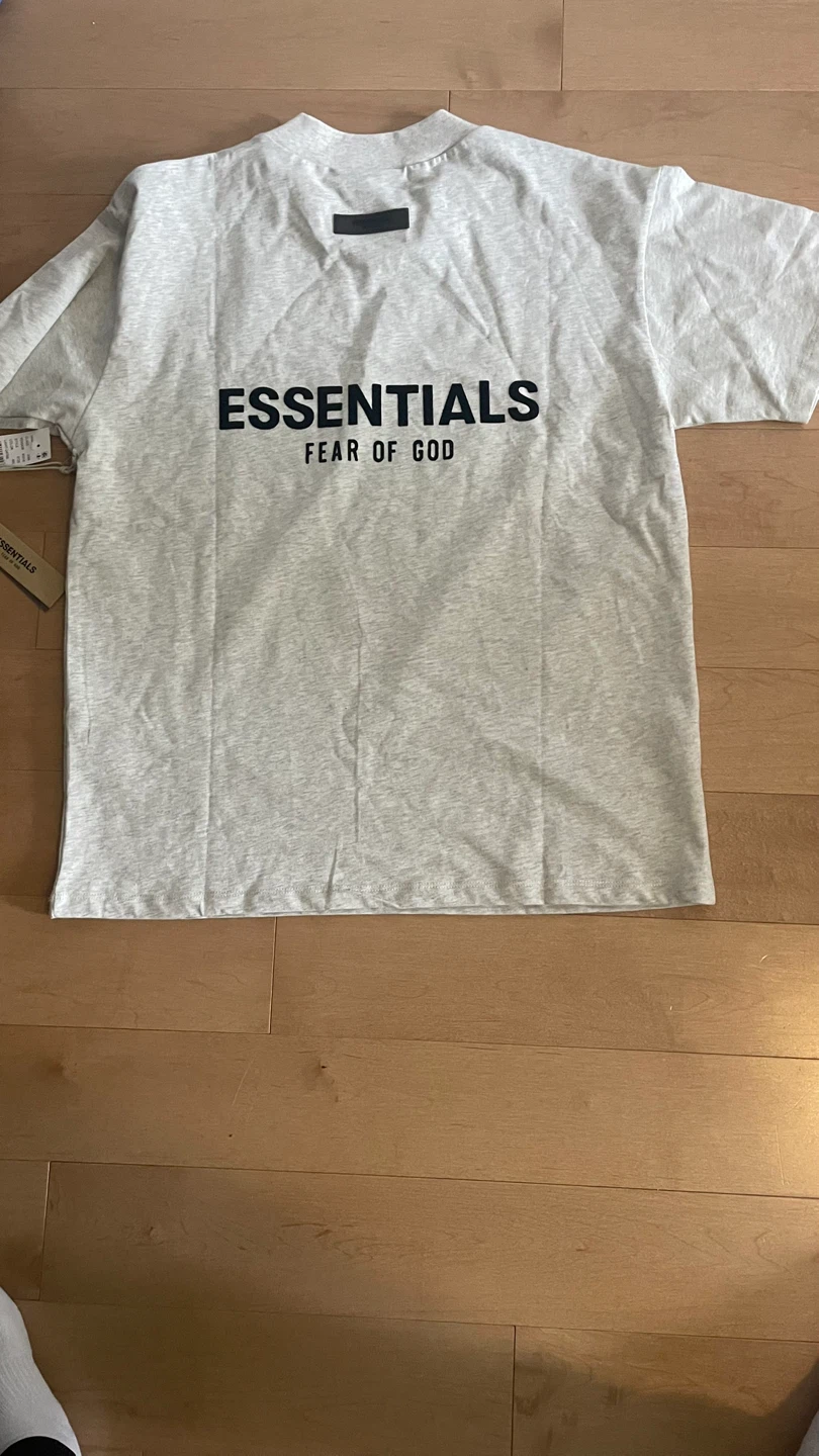 ESSENTIALS Fear of God Grey T-Shirt