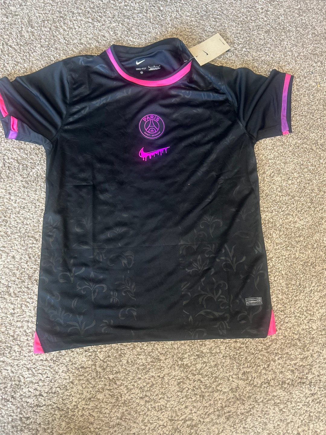 Brand new psg Paris Sain Germain jersey medium size for 60$