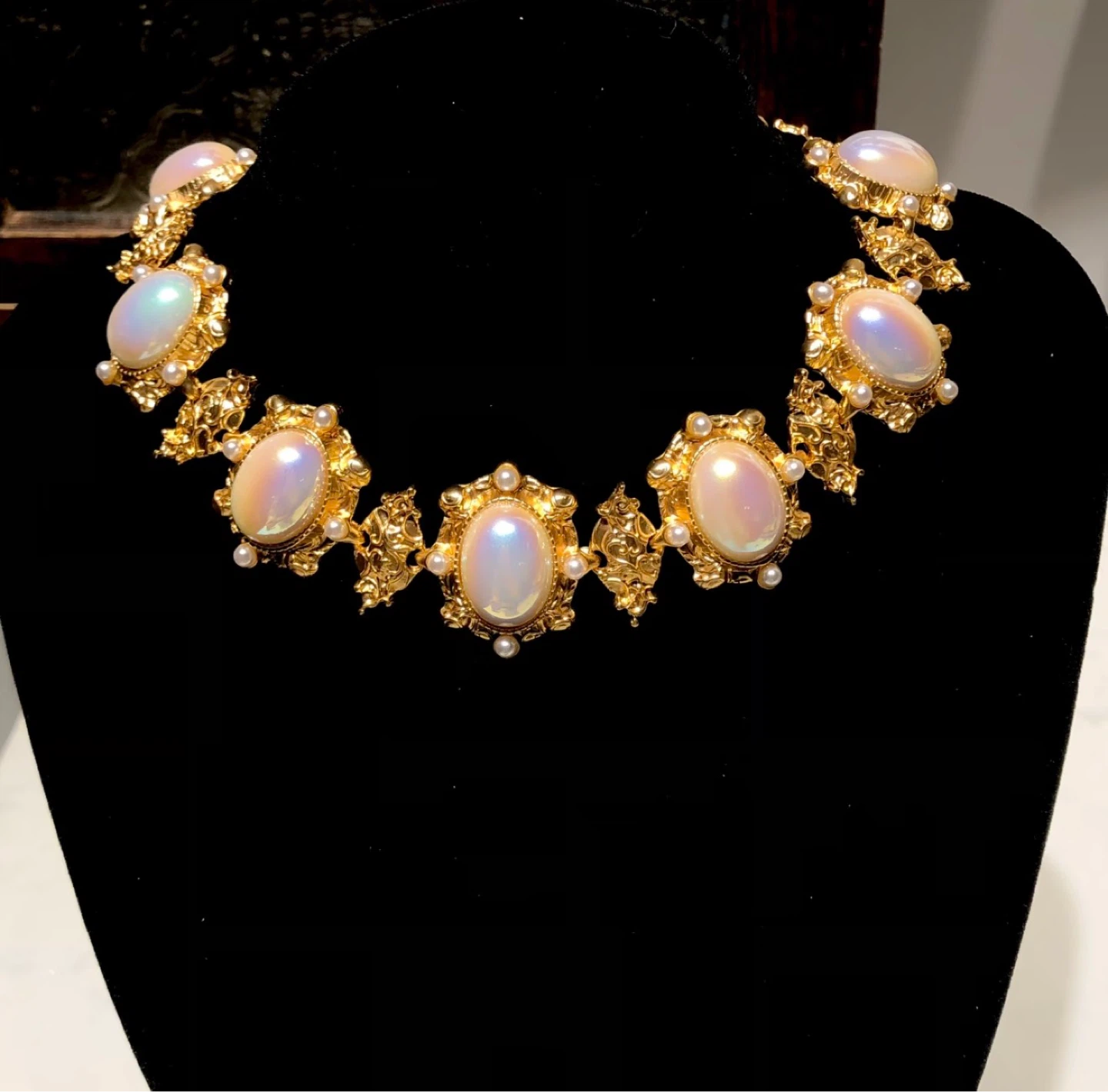 Stunning Baroque Gold Choker
