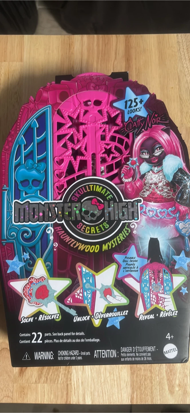 Monster High Skulltimate Secrets Hauntlywood Mysteries Doll