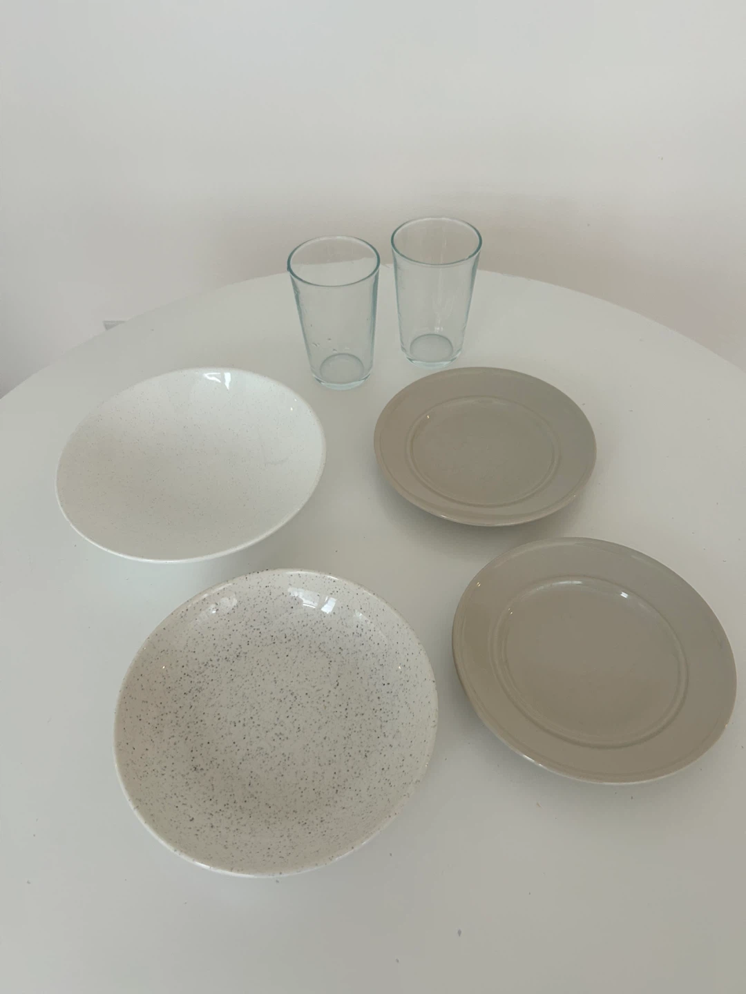 Set of 4 Plates and 2 Glasses