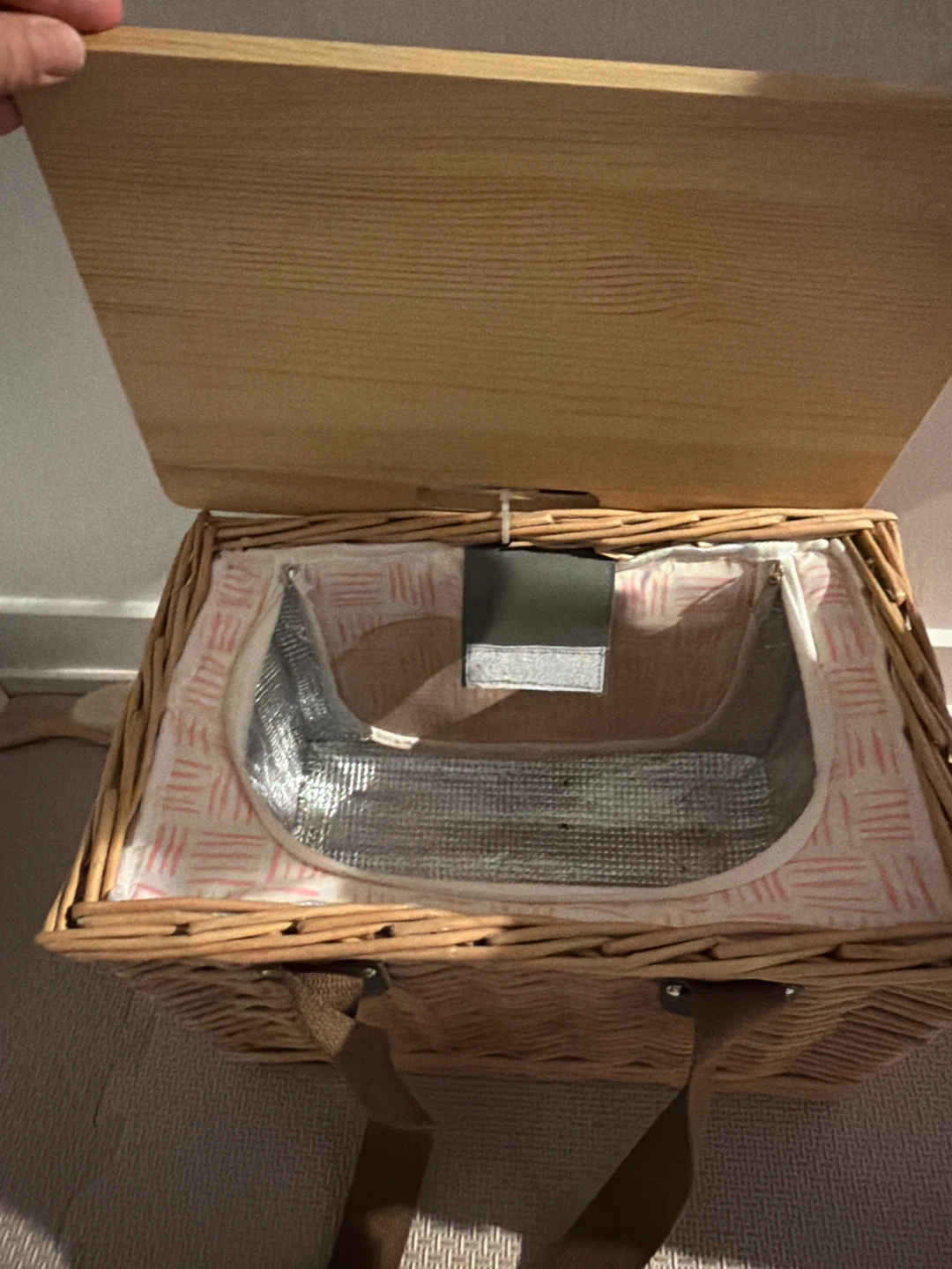 Wicker Picnic Basket with Insulated Lining - photo 2
