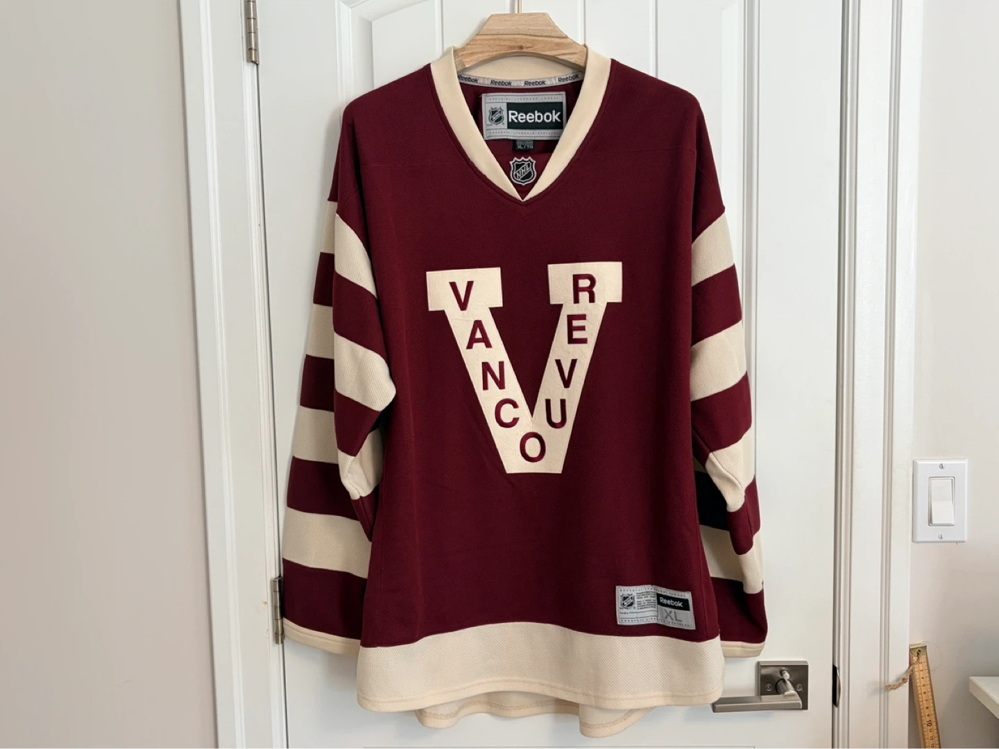 Authentic Reebok Canucks Millionaires Heritage Jersey XL