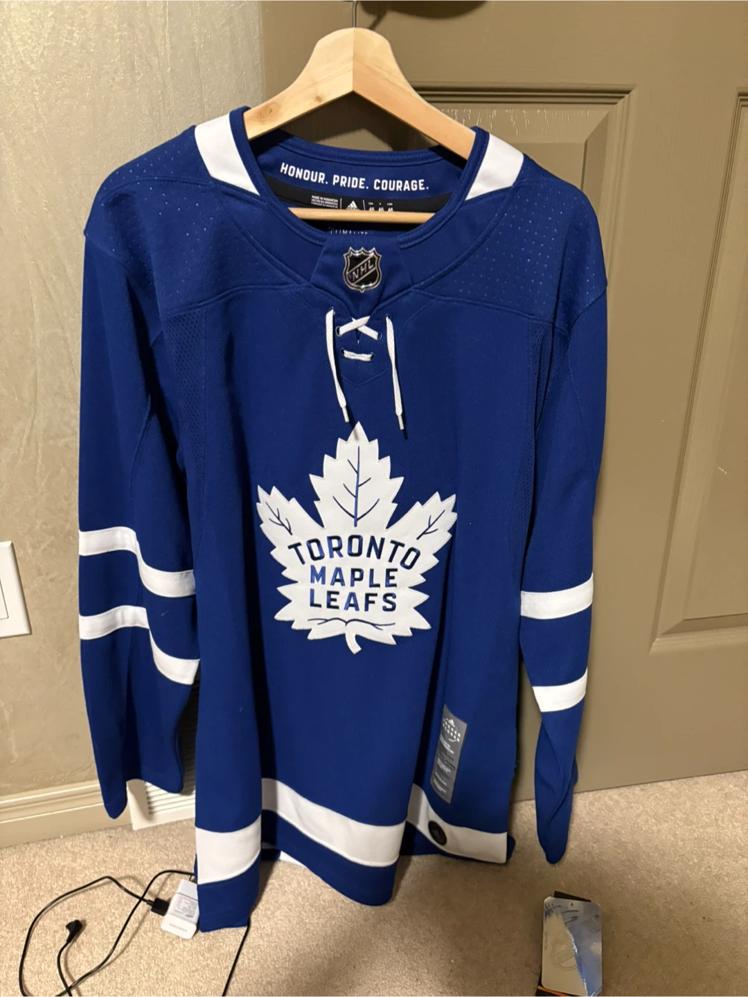 Toronto Maple Leafs Jersey brand new with tags - photo 2