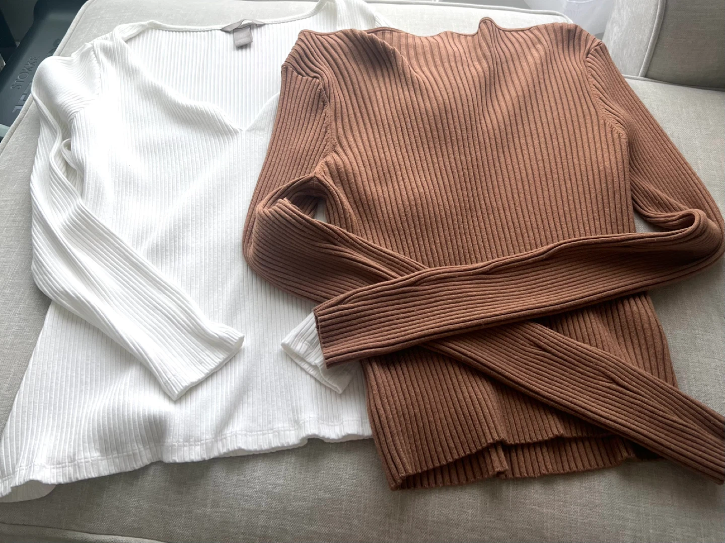 H&M Ribbed Long Sleeve Tops - White & Brown