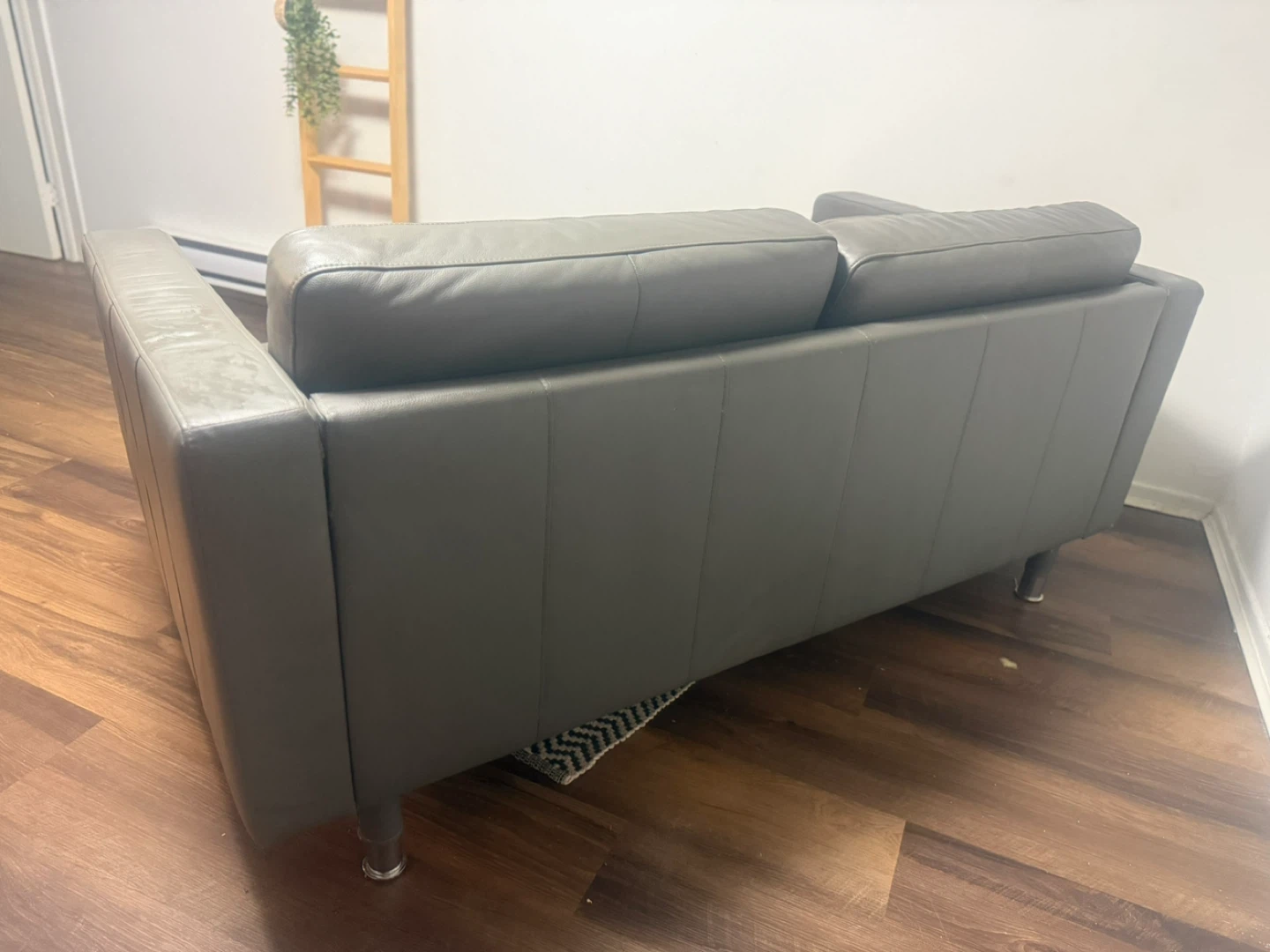 Grey Tufted Loveseat - photo 2